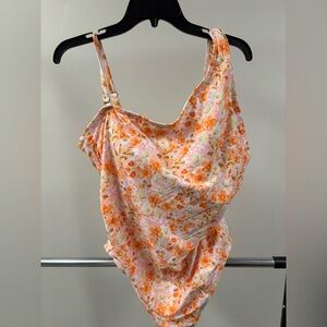22W- Women’s Floral‎ Swimsuit NEW